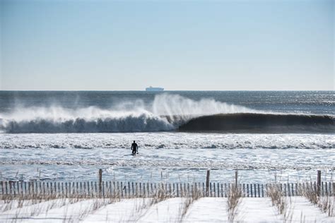 What Its Like To Surf Nyc In The Winter Business Insider
