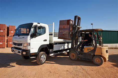 Mitsubishi Fuso Canter Debuts Down Under Autoevolution