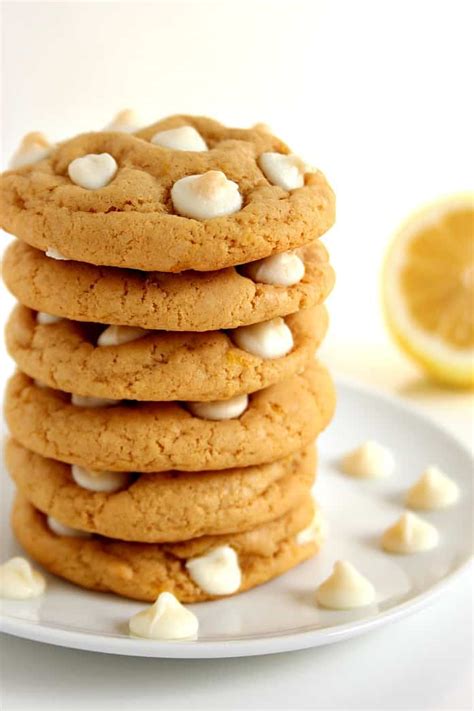 This recipe makes about 50 delicious crispy cookie perfect for dunking. Lemon White Chocolate Chip Cookies Recipe - Crunchy Creamy ...