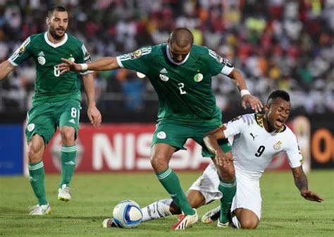Pin by on manifestations pacifiques sports sports jersey soccer. Les nouveaux maillots Algérie 2015 pour la CAN