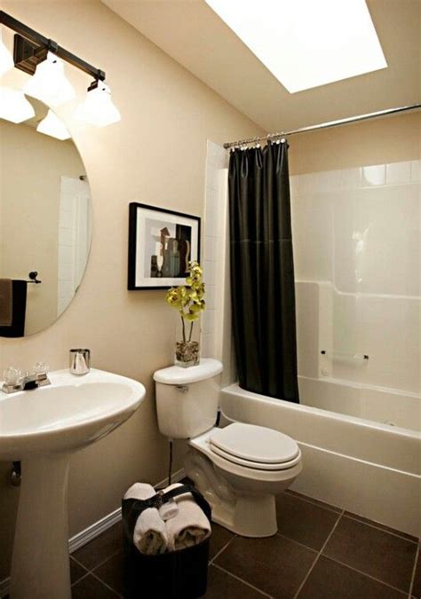 Houzz tv 3 design tricks to make a narrow bathroom look larger. Houzz. Baño | Modern bathroom design, Modern bathroom, Bathroom design