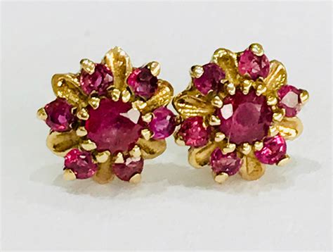 Fabulous Vintage Ct Yellow Gold Natural Ruby Stud Earrings