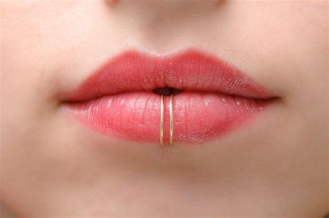 Die Besten 25 Lip Peircings Ideen Auf Pinterest Lippen Piercing