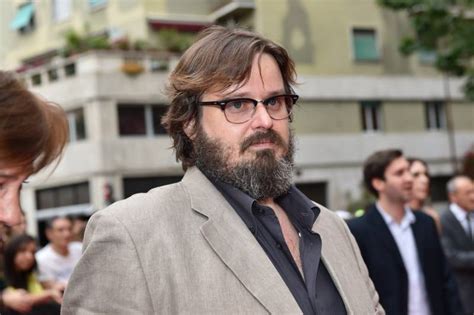 Interpretano due fratelli molto diversi, uno cresciuto a roma, il più equilibrato e responsabile dei due, l'altro burbero, genialoide, veneto e con il pallino di andare sulla luna a bordo di un missile fatto in casa. Giuseppe battiston - DAVID DI DONATELLO 2015