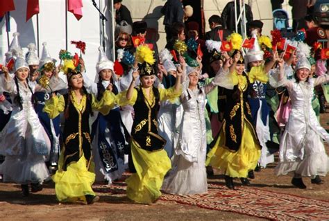 マイリスト 人気作品 モザあり 無修正 素人もの セルフ お問い合わせ. キルギス写真日記 - Kyrgyzstan Photo - キルギスの民族衣装と祭り