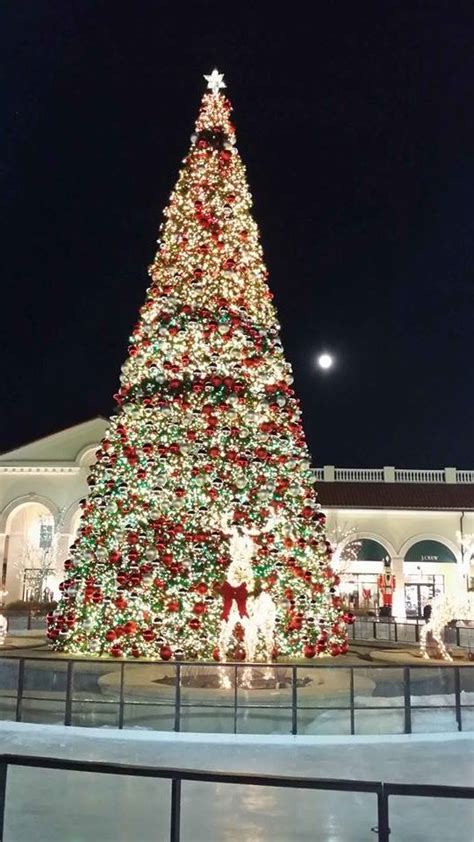 We love christmas tree shoppes and went through withdrawals not being able to go. 2013 Christmas Tree - Tanger Outlets in Deer Park - Long ...