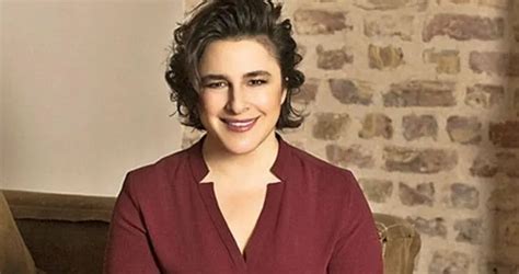 Esra Dermancıoğlu Kimdir Bir Küçük Gün Işığında Ümranı Canlandıran Esra Dermancıoğlu Kaç
