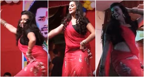 Check Video Bhojpuri Actress Akshara Singhs Dancing Video Goes Viral