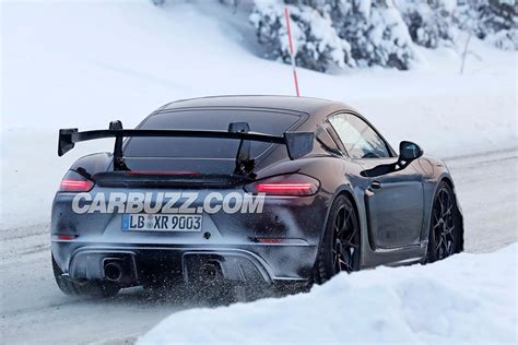 Porsche 718 Cayman Gt4 Rs Comes Out To Play In The Snow Carbuzz