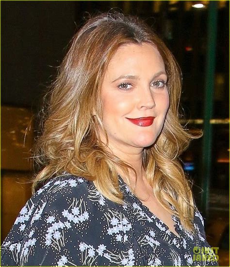 Photo Drew Barrymore Looks Gorgeous Stepping Out In The Big Apple 03