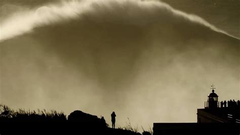 Las Olas Más Grandes Y Peligrosas Del Mundo Nazaré El Gigante Récord