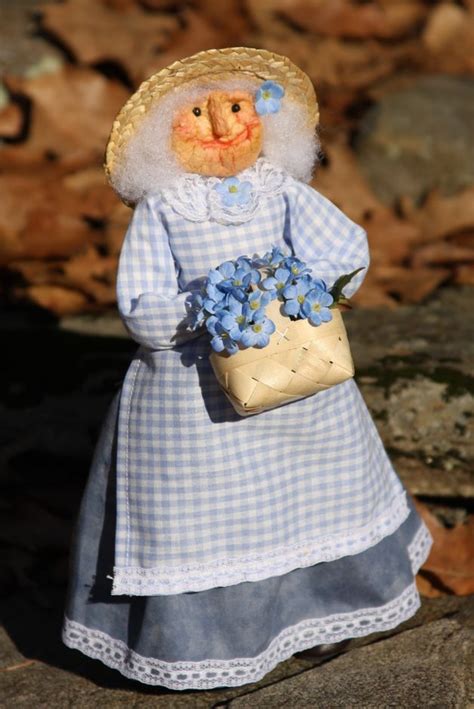 An Apple Was Used To Make This Applehead Grannie Doll Apple Dolls