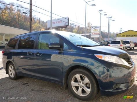 2011 South Pacific Blue Pearl Toyota Sienna Le 108435888 Photo 5