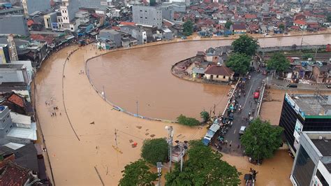 Jakarta Residents Sue Government After Historic Flooding