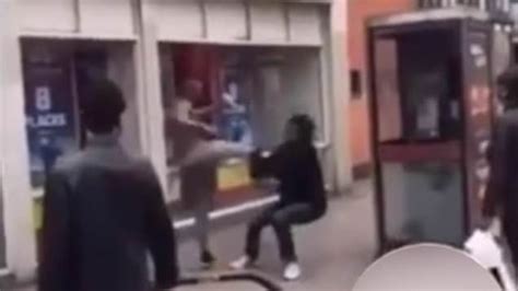 Moment Violent Street Brawl Erupts In South London Metro News