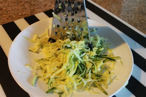 Includes an easy zucchini noodles recipe, how to avoid watery zoodles, spiralizer comparison, methods for cooking zucchini noodles, best way to store. How to Make Zucchini Noodles Without a Spiralizer