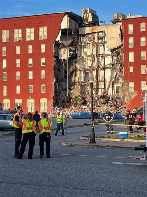 8 People Rescued After Apartment Collapse In Davenport Iowa Npr