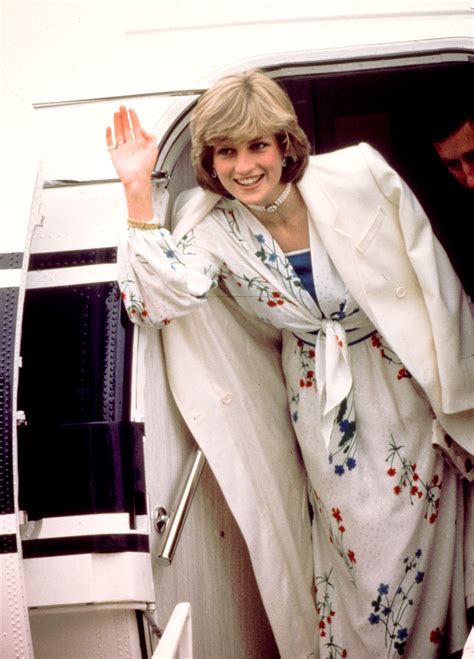 La Princesa Diana En 23 Imágenes Y 23 Look Que No Conocías Vogue