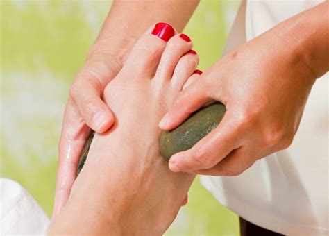 hot stone reflexology reflexologist massage therapist and reiki in wantage near swindon and