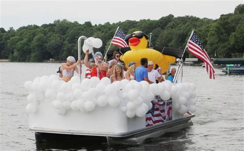 30 Pontoon Decoration Party Ideas For A Boat Parade Artofit