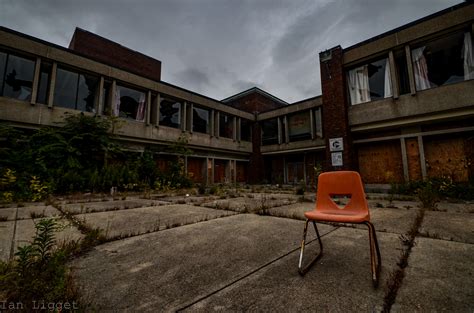 Abandoned Catholic Elementary School In Massachusetts Oc 4928 X 3264