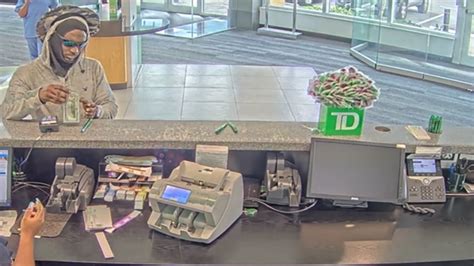 Fbi Releases Photos Of Suspect Caught On Camera In Fort Lauderdale Bank Robbery Nbc 6 South