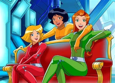 Pin De Heyyitsmaddy Em Totally Spies Tr S Espi S Demais As Espi S Demais Espi S