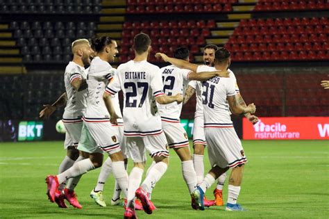 Risultati e classifica under 16 a e b: Pronostico Cosenza-Trapani probabili formazioni e quote ...