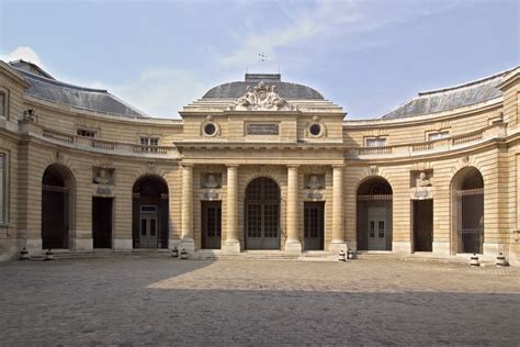 Cour D'honneur De La Monnaie De Paris - Monnaie de Paris–11 Conti Museum | Paris Update