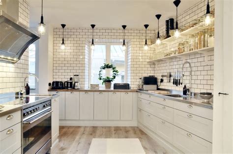 Biasanya banyak yang menggunakan bahan granit sebagai bahan untuk penutup permukaan lantai rumah mereka. 4 Cara Tepat Membersihkan Lantai Dapur Berminyak Usai ...