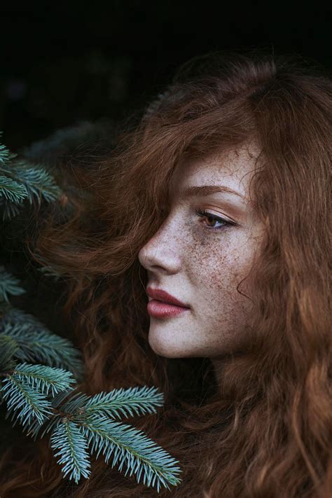 Ritratti fotografici di ragazze con capelli rossi di Maja Topčagić