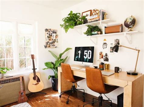 Creative Ways To Place A Comfortable Workspace In Your Living Room