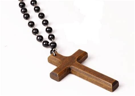 The manufacture of wooden crosses on the grave is offered by many workshops specializing in this. How To Make A Wooden Cross Necklace · How To Make A Cross ...