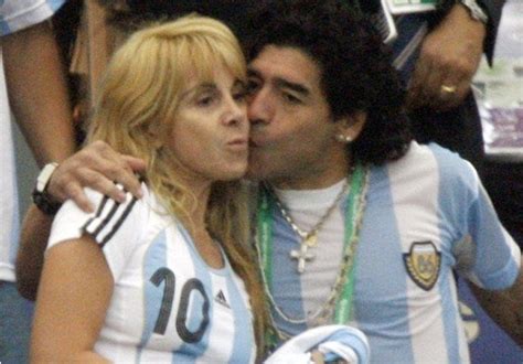 El Reencuentro De Diego Maradona Y Claudia Villafañe