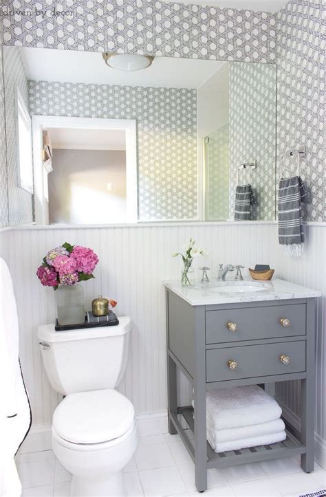 Some small bathroom layout ideas you can adapt to your household. Pin on Home Remodeling Ideas