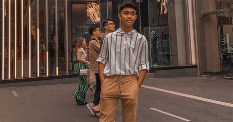 Teka penyanyi malaysia ialah game yang direka khas untuk mencabar diri anda untuk meneka nama penyanyi malaysia. Biodata Mu'izz Penyanyi Lagu Andai Nanti - MY PANDUAN