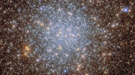 Hubble Captures Stunning Image Of Globular Cluster With Thousands Of