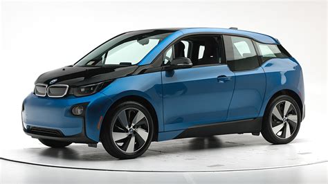 The 2018 bmw i3s is a slightly sportier take on the roundel's electrified box. 2018 BMW i3