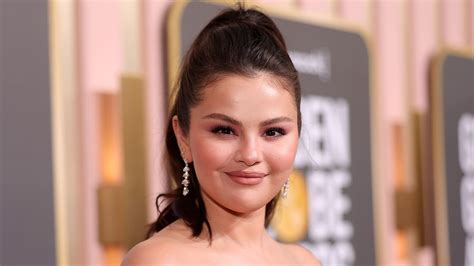 Selena Gomez Claps Back At Body Shaming Trolls And Says Her Lupus