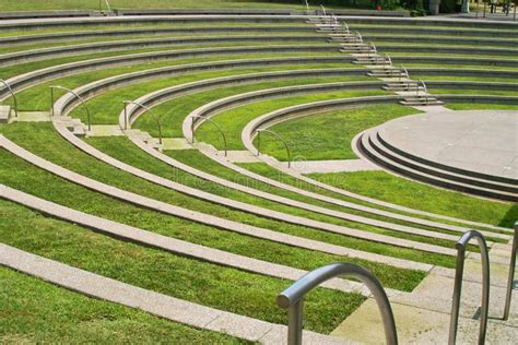 135 Concrete Amphitheater Seats Stock Photos Free And Royalty Free