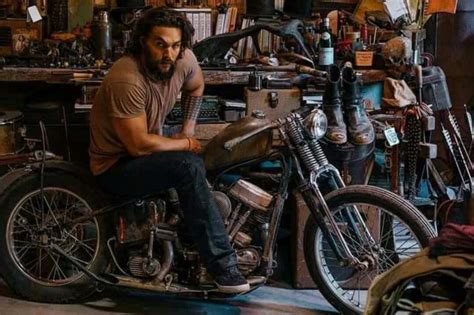 Joseph jason namakaeha momoa (born august 1, 1979) is an american actor. 50 Celebs Who Own Motorcycles - The Grizzled in 2020 ...