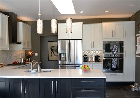 We don't think choice, style and quality should be a budgetary obstacle. Mixing Ikea cabinets. Grimslov + Laxarby. | Kitchens I ...