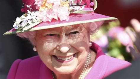 Reina Isabel Celebra 69 Años Al Trono Confinada En Windsor