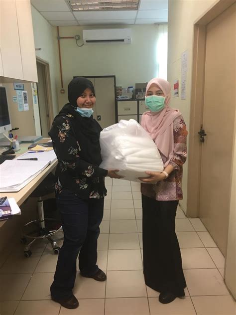 Kuarters kakitangan klinik kesihatan seksyen 7 šahalama, selangora, malaizija kuarters. Madinah Group Dermakan PPE ke Klinik Kesihatan Seksyen 19 ...