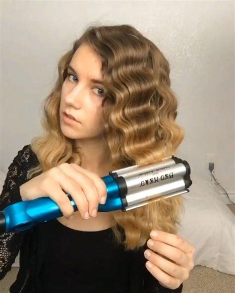 Get Ready For The Summer With Beach Waves For Short Hair Using A