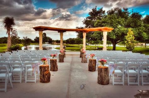 With so many wedding and reception venues in houston, how does a newly engaged couple narrow down the seemingly endless options? 13 Awesome Outdoor Houston Wedding Venues | See Prices ...
