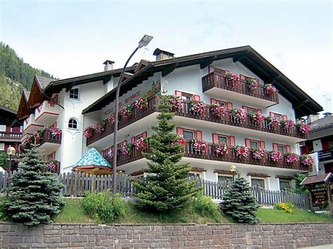 Piccolo Hotel Canazei Val Di Fassa Trentino Dolomiti Sito