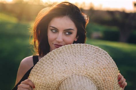 Wallpaper Face Women Model Depth Of Field Looking Away Blue Eyes Brunette Hat