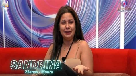 Nona semana tem big fone e votação aberta. Big Brother. Sandrina em lágrimas após acusações dos ...