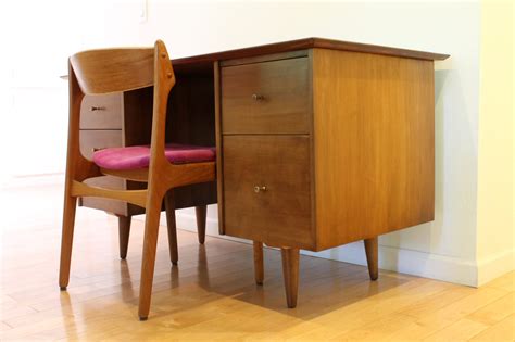 Vintage Modern — Stunning Midcentury Modern Desk By Paul Mccobb